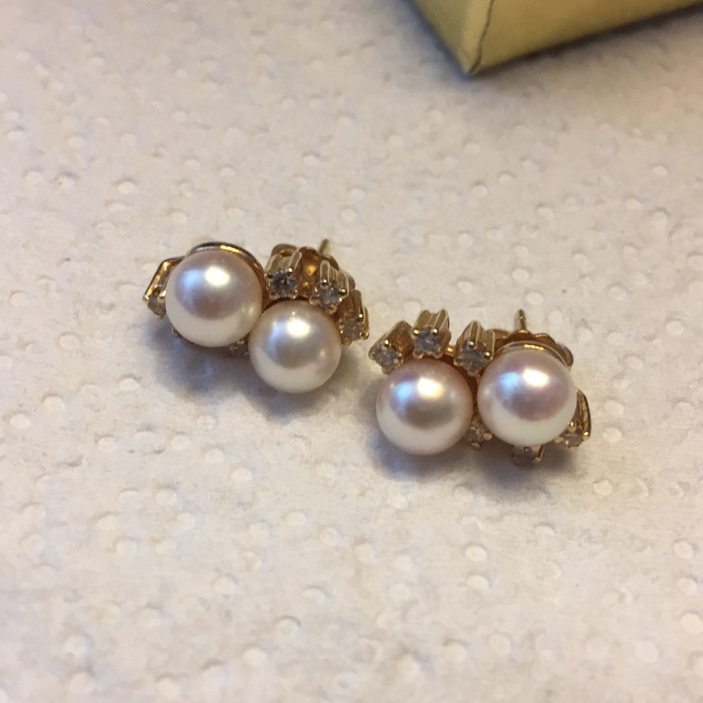 14K gold pearl earrings